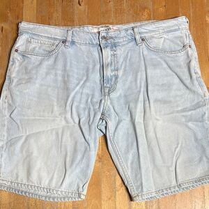 GUESS Light Wash Men's Denim Shorts